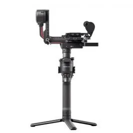DJI RS 2 Pro: Estabilizador profesional de cámara diseñado para cineastas y creadores de contenido que buscan una solución avanzada para obtener tomas estables y cinematográficas. El DJI RS 2 Pro incluye un sistema de estabilización de 3 ejes, compatibilidad con cámaras de gran tamaño y capacidades de control remoto avanzadas. Su diseño liviano y duradero, junto con la opción de control inalámbrico y funciones inteligentes, lo convierte en una herramienta esencial para lograr resultados de alta calidad en grabaciones profesionales.