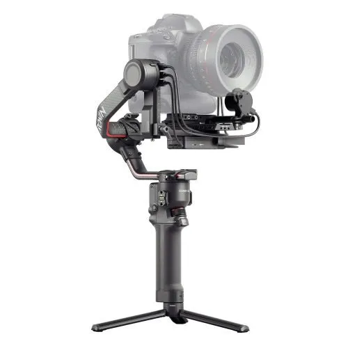 DJI RS 2 Pro: Estabilizador profesional de cámara diseñado para cineastas y creadores de contenido que buscan una solución avanzada para obtener tomas estables y cinematográficas. El DJI RS 2 Pro incluye un sistema de estabilización de 3 ejes, compatibilidad con cámaras de gran tamaño y capacidades de control remoto avanzadas. Su diseño liviano y duradero, junto con la opción de control inalámbrico y funciones inteligentes, lo convierte en una herramienta esencial para lograr resultados de alta calidad en grabaciones profesionales.