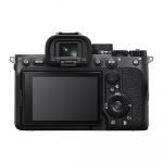 Cámara Sony A7 IV mirrorless full frame con sensor de 33 MP, enfoque automático avanzado y grabación de vídeo 4K para fotografía y producción profesional.