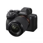Cámara Sony A7 IV mirrorless full frame con sensor de 33 MP, enfoque automático avanzado y grabación de vídeo 4K para fotografía y producción profesional.