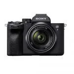 Cámara Sony A7 IV mirrorless full frame con sensor de 33 MP, enfoque automático avanzado y grabación de vídeo 4K para fotografía y producción profesional.
