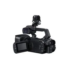 Videocámara profesional con pantalla abatible y micrófono