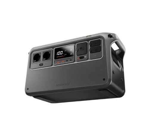 Generador portátil con pantalla digital y múltiples enchufes.