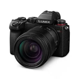 panasonic lumix s5d con objetivo 28 200mm f4 7.1