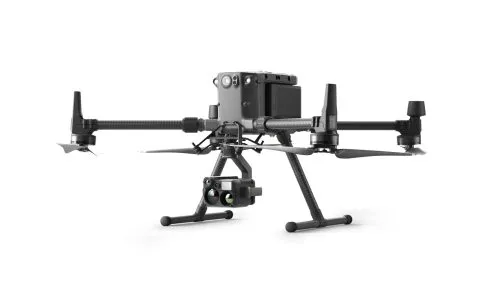 Dron profesional con cámara y tren de aterrizaje