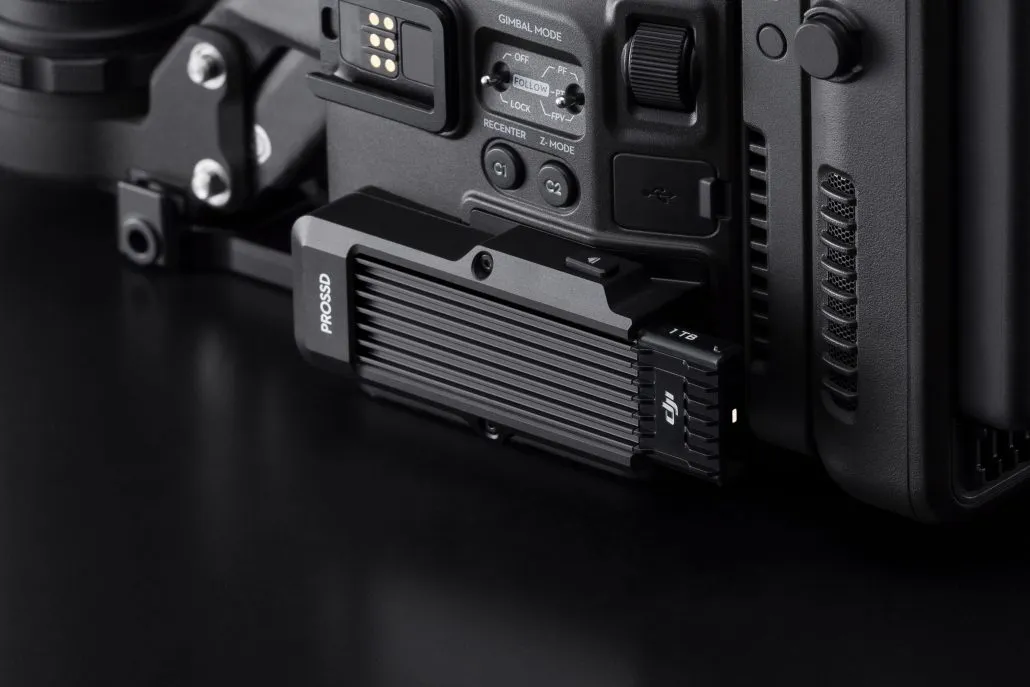 SSD externo ProSSD conectado a cámara profesional