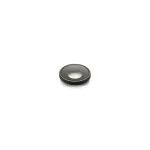 Anillo adaptador de lente sobre fondo blanco