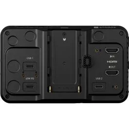 Panel trasero con puertos HDMI y USB